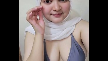Hari-hari Awal Goyang Twerk Pakai Hijab, Bikin Makin Panas Dan Bikin Ngiler.