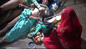 Ibu Tiri Lagi Masak Di Dapur, Langsung Digenjot Gaya India, Suara Xxx Bikin Makin Bernafsu.