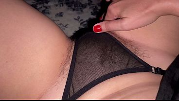 Tonton Ibu Nakal Ini Bermain Dengan Memek Bulu Lebatnya. Pov Dari Pandangan Pertama.