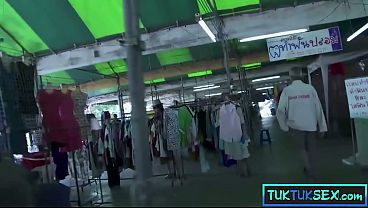 Dua Bule Ngejepit Lidah Tajam Si Thai Milf Mungil, Siap Digebukin Bareng