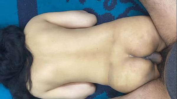 Ibu India Seksi Dipijat Pantatnya, Lalu Digenjot Habis-habisan Sama Kontol Besar