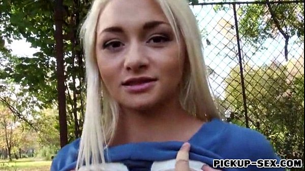Cewek Pirang Czech, Alive Bell, Dijilat Muka Abis-abisan Demi Duit Receh.